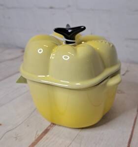 Le Creuset 630870302487 12 Oz Soleil Yellow Bell Pepper Cocotte Stoneware Casserole 350ml Nib