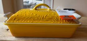 Le Creuset 630870320337 Olive Branch Collection Heritage Rectangular Casserole 4q Nectar New