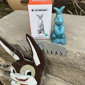 Le Creuset 630870325073 Pie Bunny Rabbit Funnel Caribbean Turquoise 3.75 Inches New