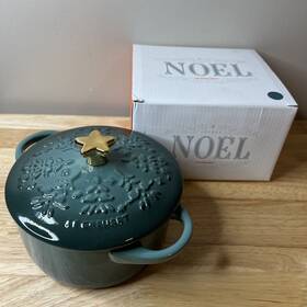 Le Creuset 630870342025 Stoneware Mini Cocotte With Star Knob 24oz Artichoke