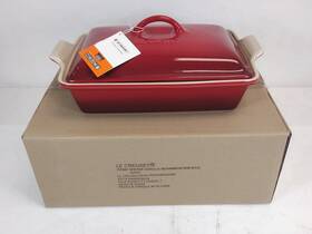 71002480060002 Le Creuset 4 Quart Heritage Covered Rectangle Dish With Lid -cerise- Stoneware 71002480060002 Le Creuset 4 Quart Heritage Covered Rectangle Dish With Lid -cerise- Stoneware