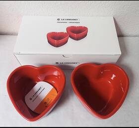 79082300600000 Le Creuset Heart Ramekins Set Of 2 Cerise 300ml/10oz New In Box