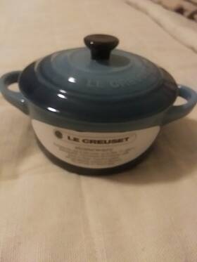 Le Creuset 840457408857 Mini Cocotte 10cm 8oz Marine Blue With Black Knob Lid New Tag Le Creuset 840457408857 Mini Cocotte 10cm 8oz Marine Blue With Black Knob Lid New Tag
