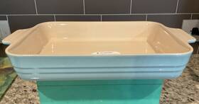 Le Creuset 840457408895 Rectangular Stoneware Dish Sky Blue 15 Inch L X 10 W 2 /4 Qts Nwt