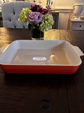 Le Creuset 840457411819 New Awesome Flame Stoneware 4 Quart 32cm 9x13 Inch Le Creuset 840457411819 New Awesome Flame Stoneware 4 Quart 32cm 9x13 Inch