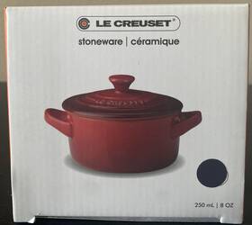 Le Creuset 843251110490 Stoneware Mini Round Cocotte - 8oz Flint Gray Brand New Le Creuset 843251110490 Stoneware Mini Round Cocotte - 8oz Flint Gray Brand New