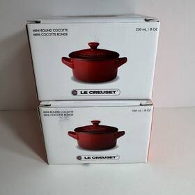 Le Creuset 843251110643 Set Of 2 White Mini Round Cocotte 8oz New