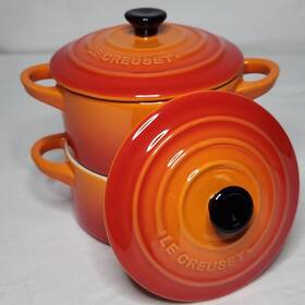 Le Creuset 843251145171 8oz Flame Set Of 2 Stoneware Mini Cocotte Petite Casserole Second Nib