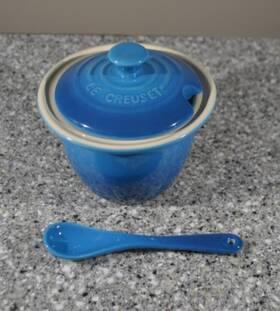 Le Creuset 843251157150 New Indian Condiment Pot With Spoon Marseille Blue - Nwob