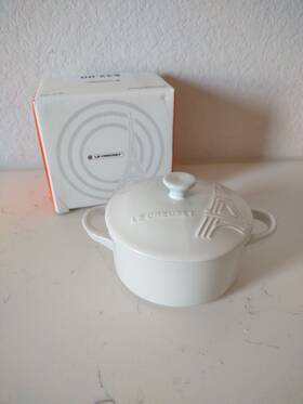 Le Creuset 843251157419 Stoneware Eiffel Tower 8oz Mini Round Cocotte White New With Box