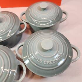 Le Creuset 843251157891 Set Of 4 Sea Salt Stoneware 8 Oz Cocottes Mini Casseroles Seconds Nwt Le Creuset 843251157891 Set Of 4 Sea Salt Stoneware 8 Oz Cocottes Mini Casseroles Seconds Nwt