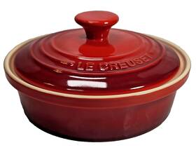 Le Creuset 843251191741 Cerise Red Stoneware 22 Oz Camembert Baker With Lid 2nd Quality Nwt