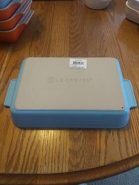 Le Creuset 843251193813 Nwt 25cm 10 Inch X 7 Sky Blue Stoneware Enamel Rectbaking Dish Casserole Le Creuset 843251193813 Nwt 25cm 10 Inch X 7 Sky Blue Stoneware Enamel Rectbaking Dish Casserole