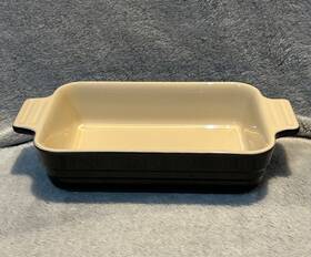 Le Creuset 843251193929 Rectangular Baking Dish Stoneware Black Onyx 18cm 7 1/4 Inch X 5 New Le Creuset 843251193929 Rectangular Baking Dish Stoneware Black Onyx 18cm 7 1/4 Inch X 5 New
