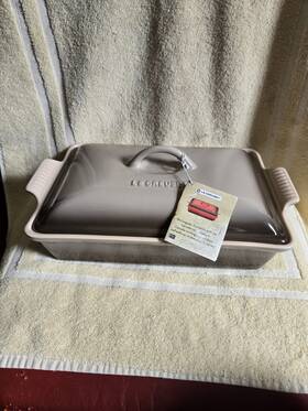 91001533251025 Le Creuset Heritage Stoneware Rectangular Covered Casserole 4 Quart Linen