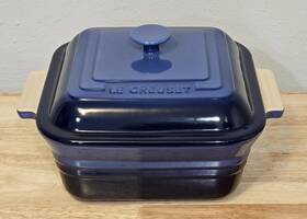 Cs3wm1 Le Creuset Stoneware Indigo Cobalt 3 Quart Square Casserole With Ceramic Lid Cs3wm1 Le Creuset Stoneware Indigo Cobalt 3 Quart Square Casserole With Ceramic Lid