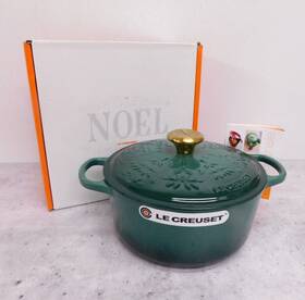 Ls2501-24795nsg Le Creuset Noel Signature Cast Iron 4.5 Quart Embossed Tree Dutch Oven Artichaut