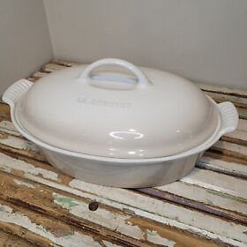 Le Creuset Oval Stoneware Casserole Dish With Lid White Bone Cream 4 Qt Le Creuset Oval Stoneware Casserole Dish With Lid White Bone Cream 4 Qt