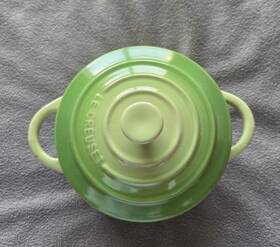 Pg1160084p Le Creuset Stoneware Mini Round Cocotte Casserole Palm 4 Inch Pg1160084p Le Creuset Stoneware Mini Round Cocotte Casserole Palm 4 Inch