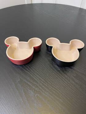Pg2017mm02mc Le Creuset Set Of 2 Stoneware Mickey Mouse Disney Ramekins - Red And Black Nwt