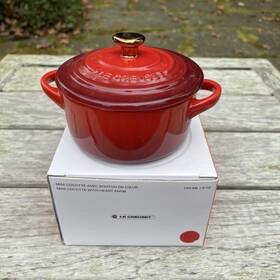 Pg2021h0867 Le Creuset New Mini Round Cocotte Red Cerise With Golden Heart Knob 250 Ml 8 Oz Pg2021h0867 Le Creuset New Mini Round Cocotte Red Cerise With Golden Heart Knob 250 Ml 8 Oz