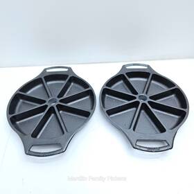 Bw8wp-8 Lodge Lot Of 2 Cast Iron Cornbread Wedge Pans Bw8wp Usa Made Skillets Euc