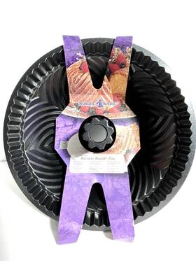 0095293 Nordic Ware New Professional Series Heavy Cast Aluminum 10 Cup Bavaria Bundt Pan 0095293 Nordic Ware New Professional Series Heavy Cast Aluminum 10 Cup Bavaria Bundt Pan