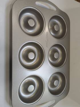 30042 Nordic Ware Nonstick Donut Pan