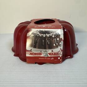 51122rdm Nordic Ware Formed Bundt Pan 12 Cup In Red 51122rdm Nordic Ware Formed Bundt Pan 12 Cup In Red