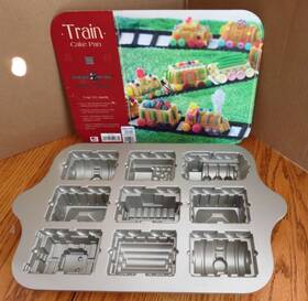 59307 Nordic Ware Train Cake Pan 9 Cavities Heavy Non Stick Cast Aluminum