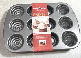 85048pr Nordic Ware Creme-filled Cupcake Baking Pan Usa Cast Aluminum