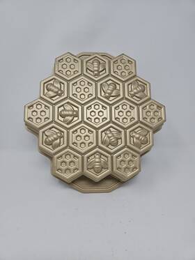 85477 Nordic Ware Pull-apart Beehive Cake Pan 10 Cups 2.4 Liters Honeycomb Dessert