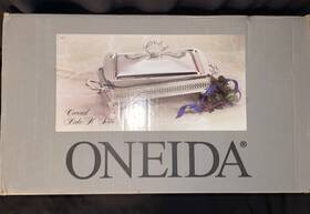 Oneida 078737500001 New Silverplate Covered Bake N Serve With 2 Quart Ovenware Glass Liner Nib