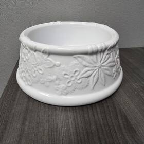 Oscar De La Renta 490100000275 White Floral Ceramic Porcelain Pet Bowl 7 Inch Diameter Oscar De La Renta 490100000275 White Floral Ceramic Porcelain Pet Bowl 7 Inch Diameter