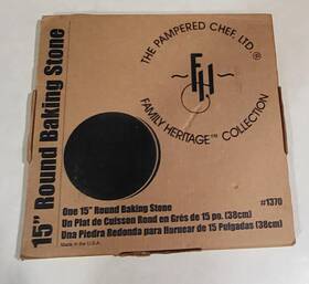 Pampered Chef 099999113709 #1370 15 Inch Round Baking Stone Family Heritage Collection Nib