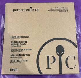 100666 Pampered Chef New Secret Center Cake Pan #