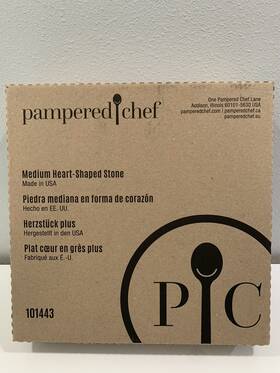 101443 Pampered Chef Heart Stoneware Medium New In Box Pizza Stone #101443 Htf