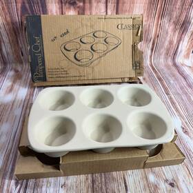 1468 Pampered Chef The Stoneware Family Heritage Collection 6 Cup Muffin Pan
