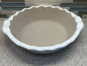 160205 Pampered Chef Family Heritage Stoneware 9 Inch Deep Baking Pie #160205