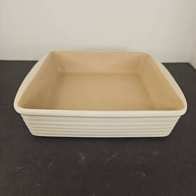 7092 Pampered Chef Family Traditions Vanilla Glazed Stoneware 10 Inch Square Baker