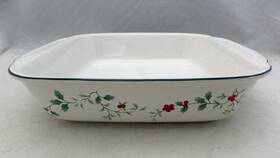 5107196 Pfaltzgraff Winterberry - 1.5 Quart Square Baker #5107196 New In Box
