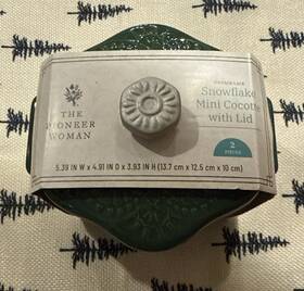 Pioneer Woman 085081659408 Snowflake Mini Cocotte With Lid Green New Tags Vintage Lace
