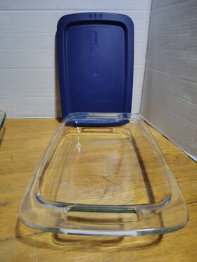 C-232 Pyrex 7x11 2 Quart Clear Casserole Baking Dish Open Handles Blue Snap On Lid