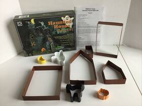 R & M International 768545020913 Halloween Hauted House Gingerbread Bake Set R&m 2008 Cookie Cutter Style Euc