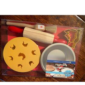 R&m International 768545022542 Brand New Individual Pie Baking Set