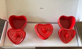 Staub 035886323974 Brand New 3 Mini Cocottes Red Heart Shaped