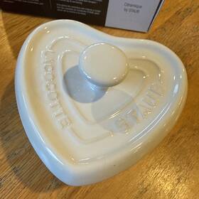 Staub 199001071574 Ceramic Mini Heart Cocotte White - Nib