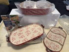 K4907-617-2000 Temp-tations Red Flower 6-piece Baker Set With Cook Book K49076172000 New
