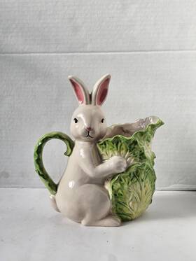 300208 Temptations Temp-tations By Tara Special Edition 1.5 Quart Figural Bunny Cabbage Pitcher O Vase