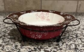 796569 Temptations Floral Lace .5 Quart Round Scalloped Edge Baking Dish With Rack